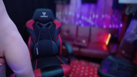 REDxxx online show from February 2025 05:58:01 PM