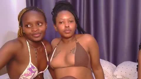 Snapshot of _roxxana chatting on December 2025 05:01:01 AM Roxxana online show from December 2025 05:01:01 AM