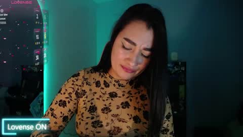 Snapshot of _santalove_ chatting on April 2026 10:08:02 PM SantaLove online show from April 2026 10:08:02 PM