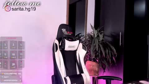 Snapshot of _sara_hernandez chatting on February 2025 10:09:01 AM Sara  intagram online show from February 2025 10:09:01 AM