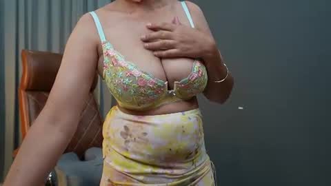 Snapshot of _savy_ chatting on June 2026 07:46:01 AM Savreen online show from June 2026 07:46:01 AM