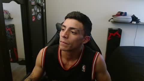 Snapshot of _schnnneider_ chatting on June 2026 10:03:01 PM SCHNEIDER online show from June 2026 10:03:01 PM