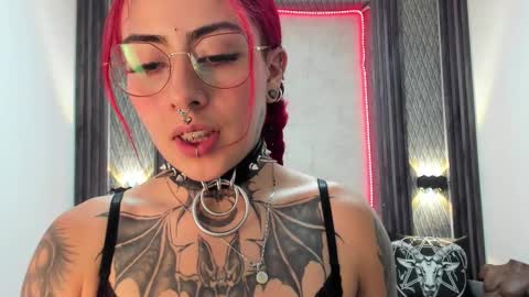 Selene online show from February 2025 05:07:01 PM