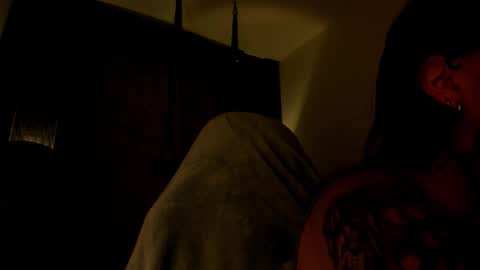 Selene online show from October 2025 03:53:01 PM