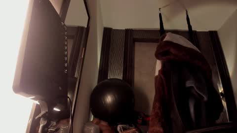 Selene online show from October 2025 04:06:02 PM