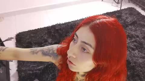Snapshot of _selene_red chatting on July 2026 01:35:01 AM Selene online show from July 2026 01:35:01 AM