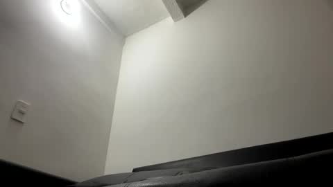 Juan Pablo-independent model online show from March 2025 09:57:01 PM