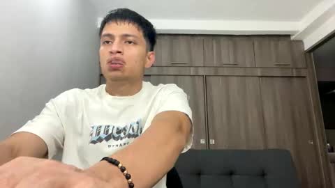 Juan Pablo-independent model online show from March 2026 03:32:01 AM