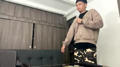 Juan Pablo-independent model online show from March 2026 02:49:01 AM