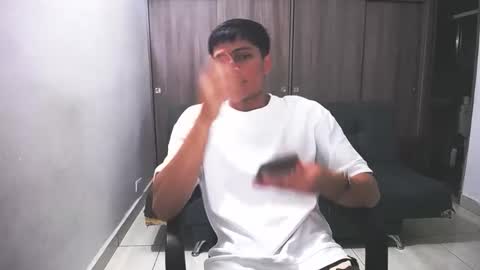 Juan Pablo-independent model online show from March 2026 06:06:02 AM