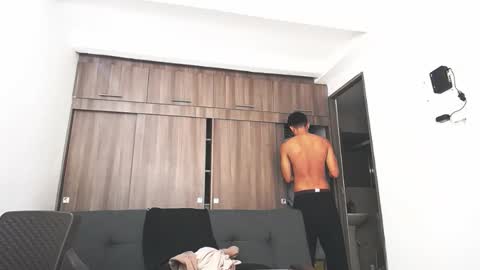 Juan Pablo-independent model online show from April 2026 08:14:01 PM