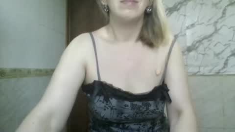 Snapshot of _sexyxsveta_ chatting on June 2026 06:54:02 AM SexyXSveta online show from June 2026 06:54:02 AM