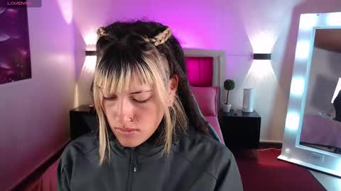 _sharlotte777 online show from March 2025 12:48:02 PM