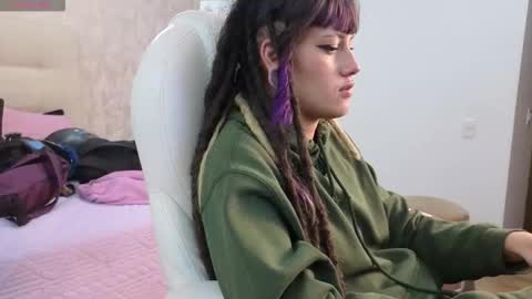 _sharlotte777 online show from January 2026 12:44:02 PM