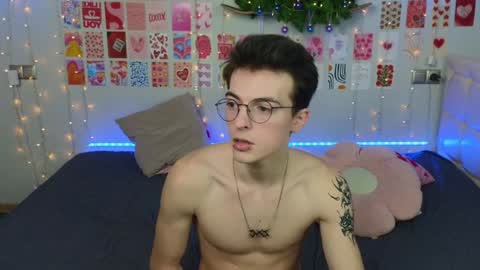 Snapshot of _side_by_you_ chatting on December 2024 02:37:01 PM NATHANPVT IS OPEN online show from December 2024 02:37:01 PM