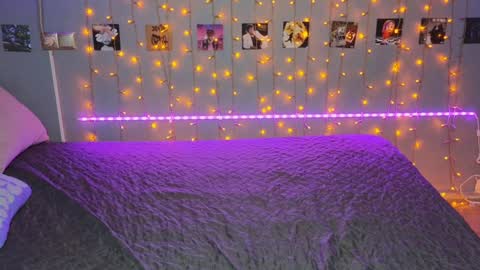 Snapshot of _side_by_you_ chatting on December 2024 11:11:02 AM NATHANPVT IS OPEN online show from December 2024 11:11:02 AM