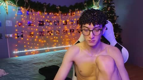 Snapshot of _side_by_you_ chatting on January 2025 09:15:02 AM NATHANPVT IS OPEN online show from January 2025 09:15:02 AM