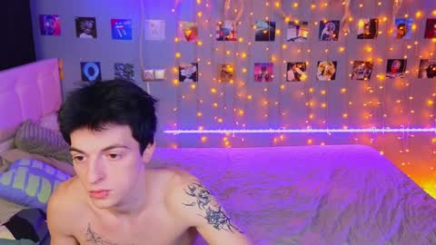 Snapshot of _side_by_you_ chatting on January 2025 11:10:02 AM NATHANPVT IS OPEN online show from January 2025 11:10:02 AM