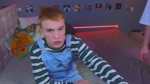 Snapshot of _side_by_you_ chatting on January 2025 06:23:01 PM NATHANPVT IS OPEN online show from January 2025 06:23:01 PM