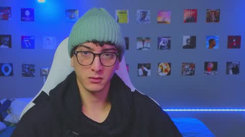 Snapshot of _side_by_you_ chatting on January 2025 06:53:02 AM NATHANPVT IS OPEN online show from January 2025 06:53:02 AM