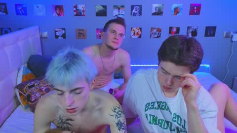 Snapshot of _side_by_you_ chatting on January 2025 06:03:01 PM NATHANPVT IS OPEN online show from January 2025 06:03:01 PM