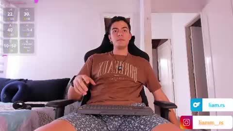 Snapshot of _simoonn_ chatting on June 2026 08:29:02 PM Liam modelo independiente online show from June 2026 08:29:02 PM