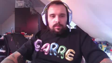 Snapshot of _smiley_bear27 chatting on September 2025 07:42:01 AM _smiley_bear27 online show from September 2025 07:42:01 AM