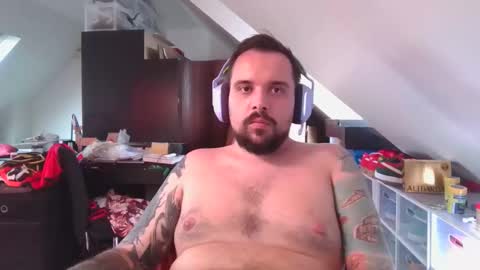 Snapshot of _smiley_bear27 chatting on November 2025 05:40:01 AM _smiley_bear27 online show from November 2025 05:40:01 AM