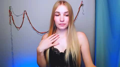 Snapshot of _snow_queen__ chatting on December 2025 08:58:01 PM Rachel online show from December 2025 08:58:01 PM