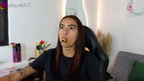 Snapshot of _sophiebrown__ chatting on December 2024 10:51:02 AM Andrea  The Next Stream  Wednesday online show from December 2024 10:51:02 AM