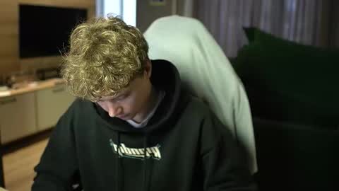 OLIVERpvt is open online show from February 2026 12:08:01 PM