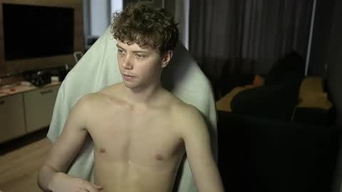 OLIVERpvt is open online show from April 2026 01:12:01 PM