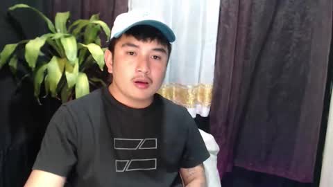 _superhotlatino_ online show from April 2026 05:17:02 PM