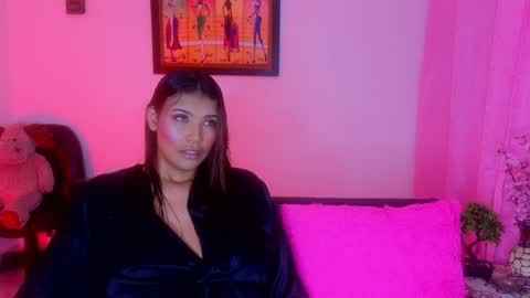   0900 p.m a 0500 a.m Colombia time UTC -5  online show from March 2026 02:05:02 AM