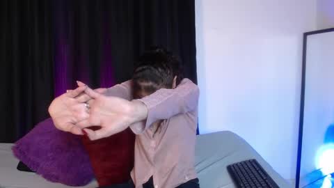    online show from February 2025 01:22:01 PM