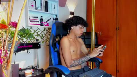 Snapshot of _taylor_black chatting on May 2026 08:17:02 PM Taylor online show from May 2026 08:17:02 PM