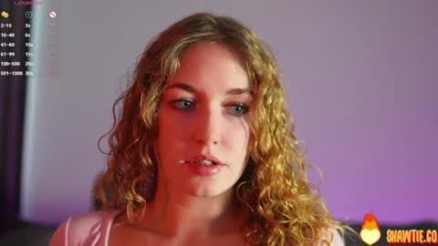 Snapshot of _taylor_swift chatting on October 2025 03:17:01 AM Taylor online show from October 2025 03:17:01 AM