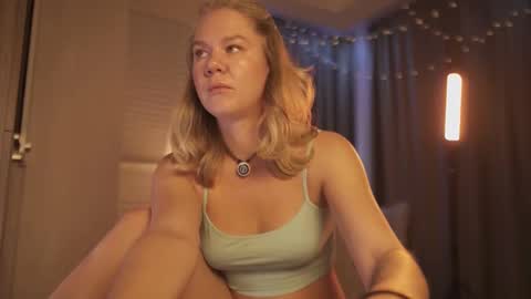 Annie online show from February 2026 05:00:01 AM