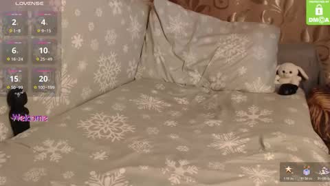 Mia online show from December 2025 02:57:02 PM