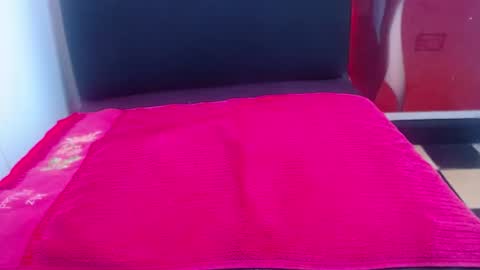 Snapshot of _thamaraa_ chatting on June 2026 04:33:02 PM Tamara online show from June 2026 04:33:02 PM