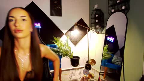 Snapshot of _tiffany_west chatting on May 2026 04:52:01 AM _tiffany_west online show from May 2026 04:52:01 AM