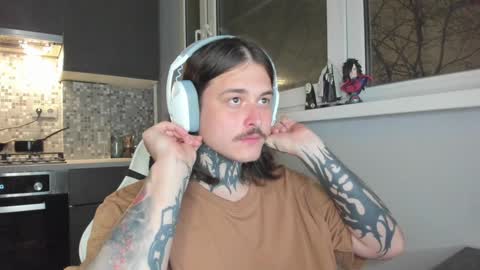 _torfin_ online show from February 2025 07:06:01 PM