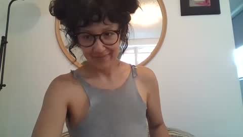 Snapshot of _tutti_frutti_ chatting on June 2026 10:10:01 PM _tutti_frutti_ online show from June 2026 10:10:01 PM