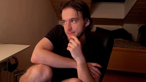 Snapshot of _v_l_a_d_ chatting on June 2026 01:14:01 AM Vlad online show from June 2026 01:14:01 AM
