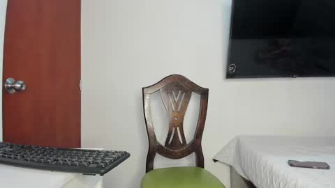 Snapshot of _valentina_69 chatting on June 2026 12:15:02 AM _valentina_69 online show from June 2026 12:15:02 AM