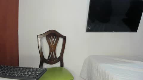 Snapshot of _valentina_69 chatting on June 2026 12:32:02 AM _valentina_69 online show from June 2026 12:32:02 AM
