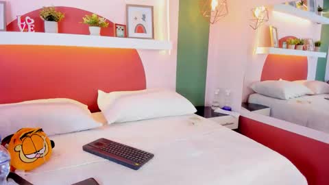 _valeryboobs_ online show from October 2025 12:27:01 PM