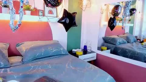 _valeryboobs_ online show from October 2025 01:18:02 PM