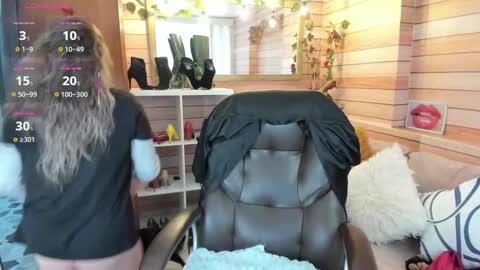 Snapshot of _victoria_collins chatting on February 2026 11:57:02 AM Sol online show from February 2026 11:57:02 AM