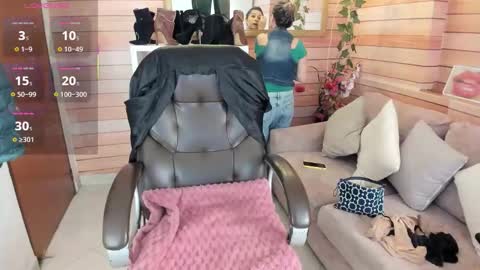 Snapshot of _victoria_collins chatting on February 2026 11:00:01 AM Sol online show from February 2026 11:00:01 AM